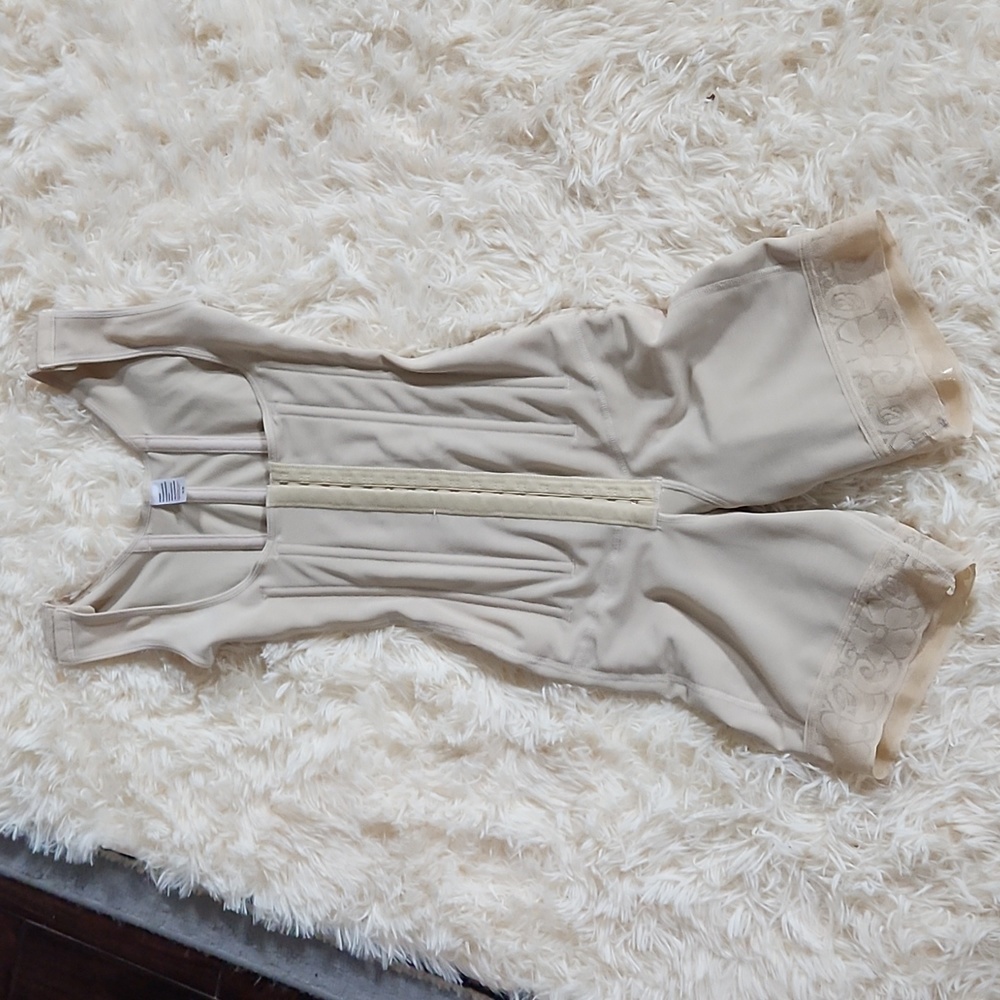 Fajas/ body shaper/ shapewear
